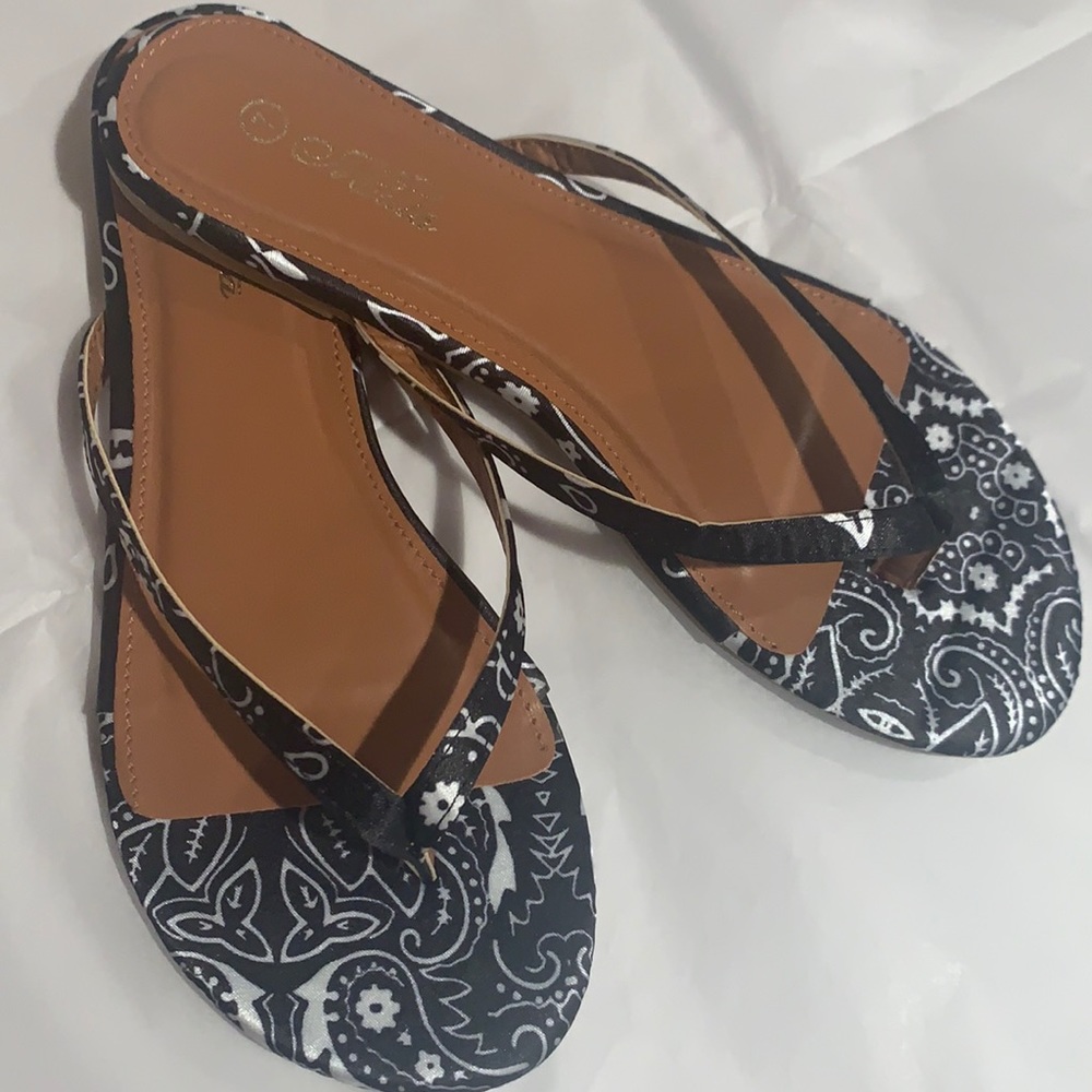 NEW Black Bandana Style Flip Flops